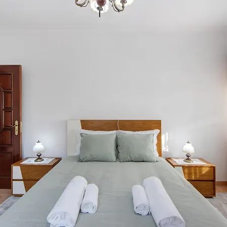 Casa Cimo D'aldeia * Vila Cova de Perrinho